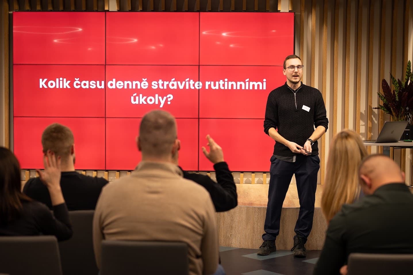 Školení Claude ve Wexia Digital — lektor Patrik Čada před skupinou účastníků